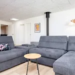 別荘 Beachfront Bliss In Kegnaes - By Traum